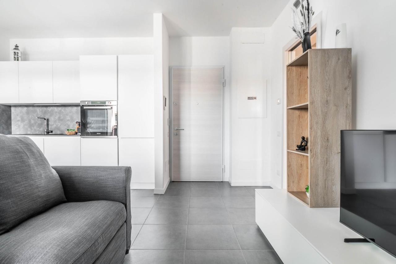 Apartament Harmony House - Rho Fiera 6Min - Free Parking - Terrace Mediolan Zewnętrze zdjęcie