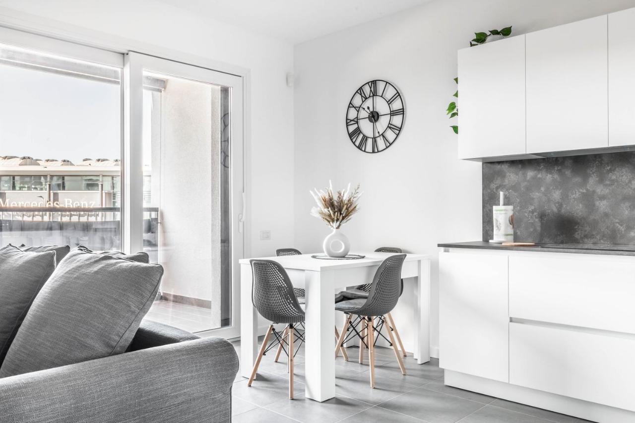 Apartament Harmony House - Rho Fiera 6Min - Free Parking - Terrace Mediolan Zewnętrze zdjęcie